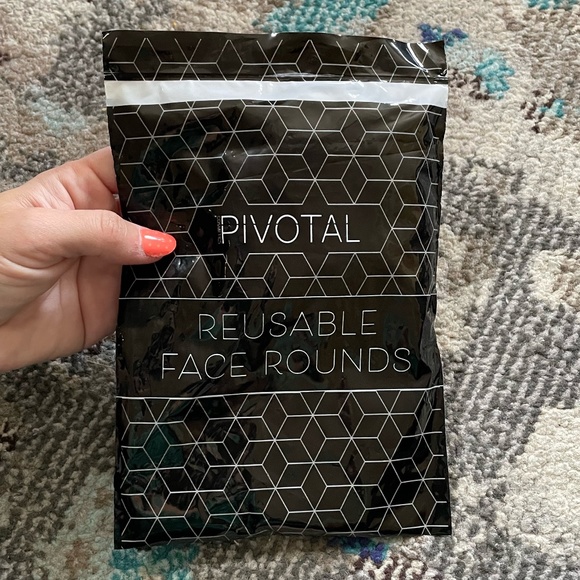 Pivotal Reusable Face Rounds - 3 Pack - Picture 2 of 4